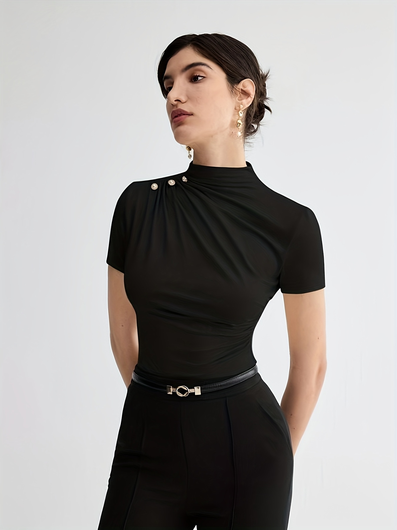 New Spring And Summer Collection Versatile Solid Color T-Shirt with Short Sleeves And Decorative Shoulder Buttons