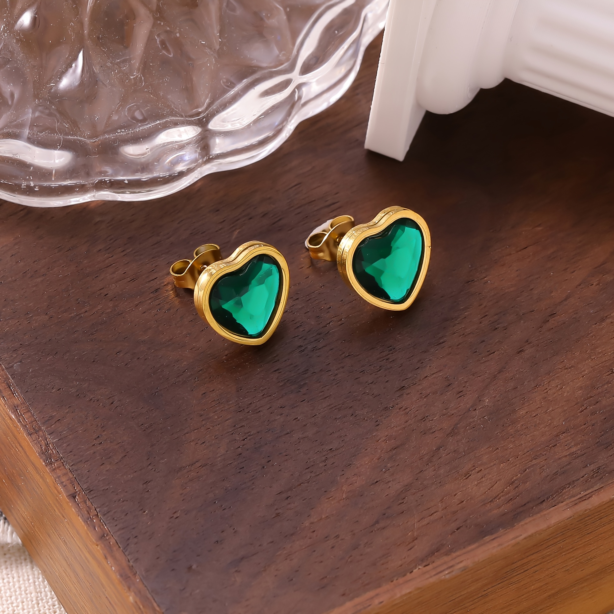 TEMU 304 Stainless Steel Golden-tone Heart Stud Earrings For Women, Green Synthetic Zirconia Inlaid Minimalist Ear Studs, Waterproof Hypoallergenic