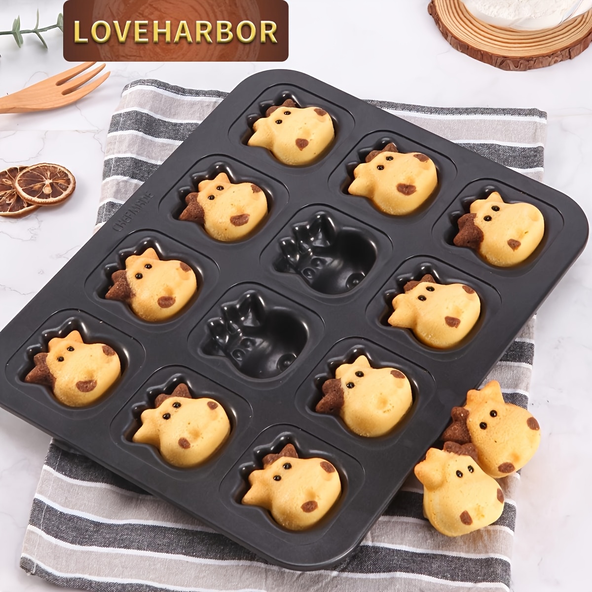 

12-cavity Animal Muffin Pan - Oven Baking, Cow Shaped Cake Mold, Ideal For New Year's Celebrations & Kitchen Use