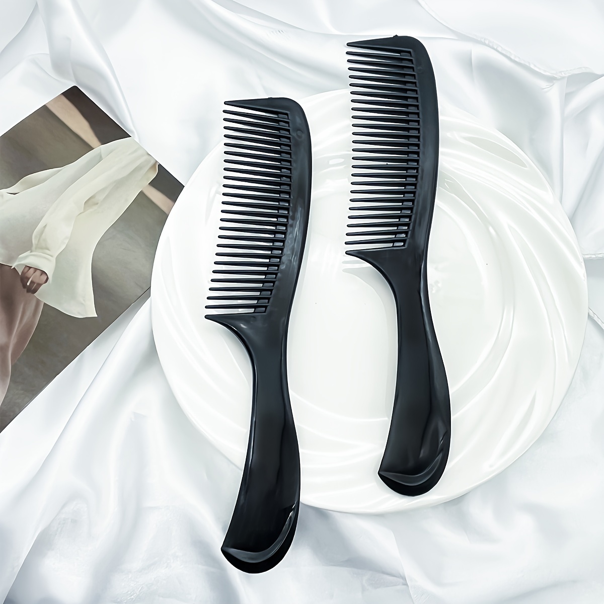 2 Thickened Large Combs With Handles, Practical Household Combs For Daily Use, Suitable For All Types Of Hair, Not Easy To Break, And Do Not Hurt The Scalp
