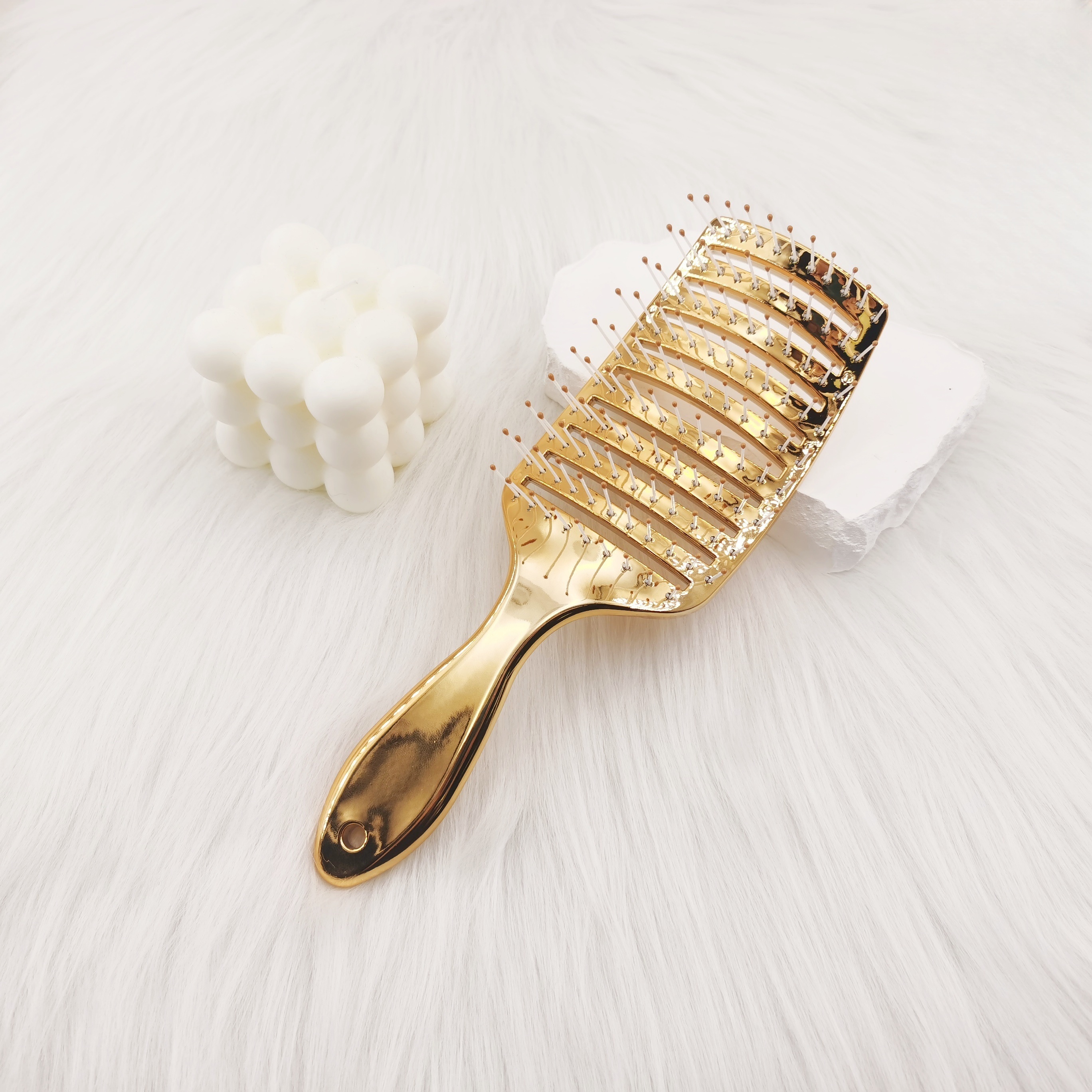 

A New Stylish Lacquered Rib Comb, The Perfect Choice For Ladies' Fluffy Hairstyles And Scalp Massages