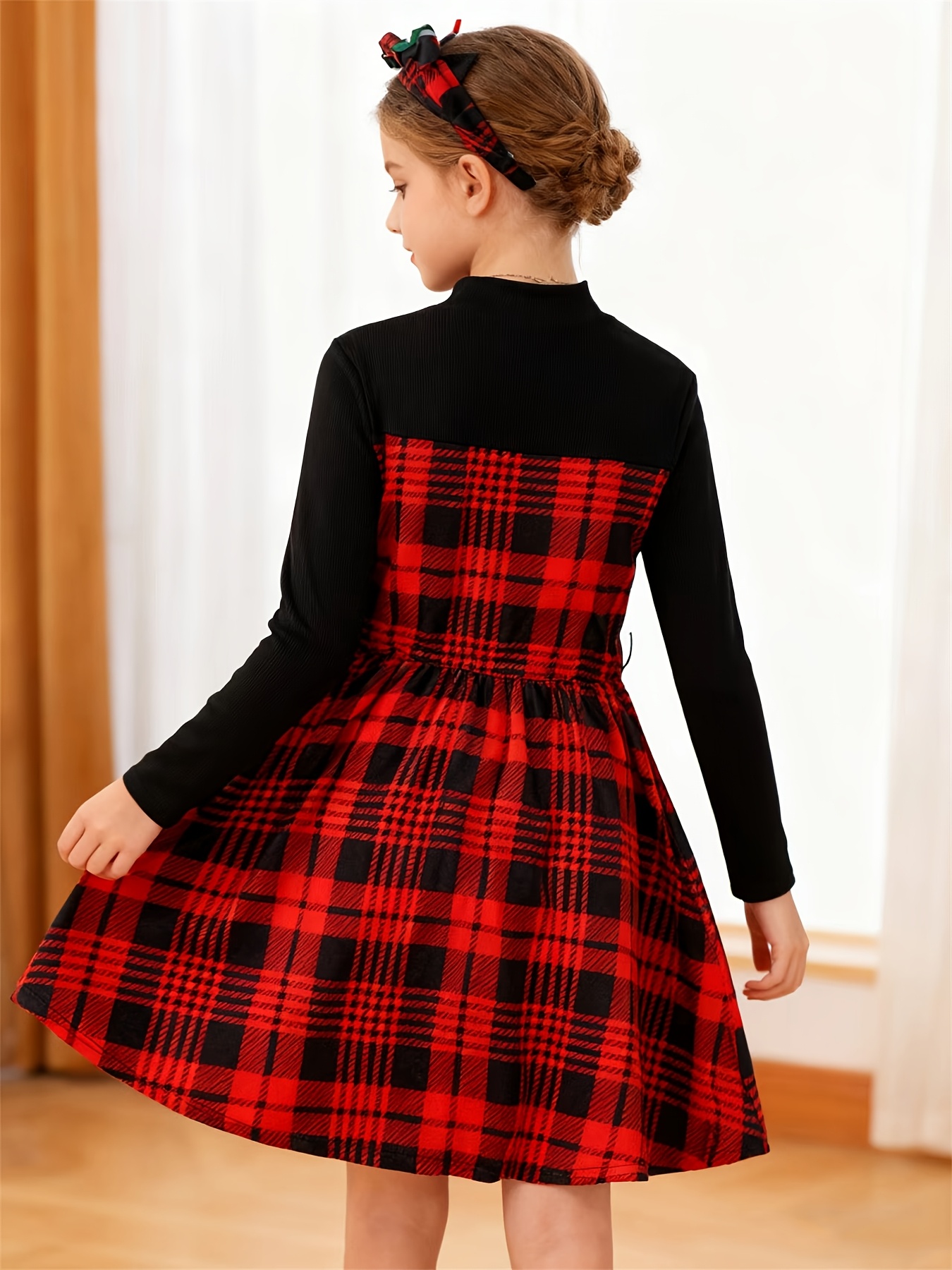 open lace back dress Elegant Black and Red Short Dress with Shoulder Details 36/(XS) main image 0
