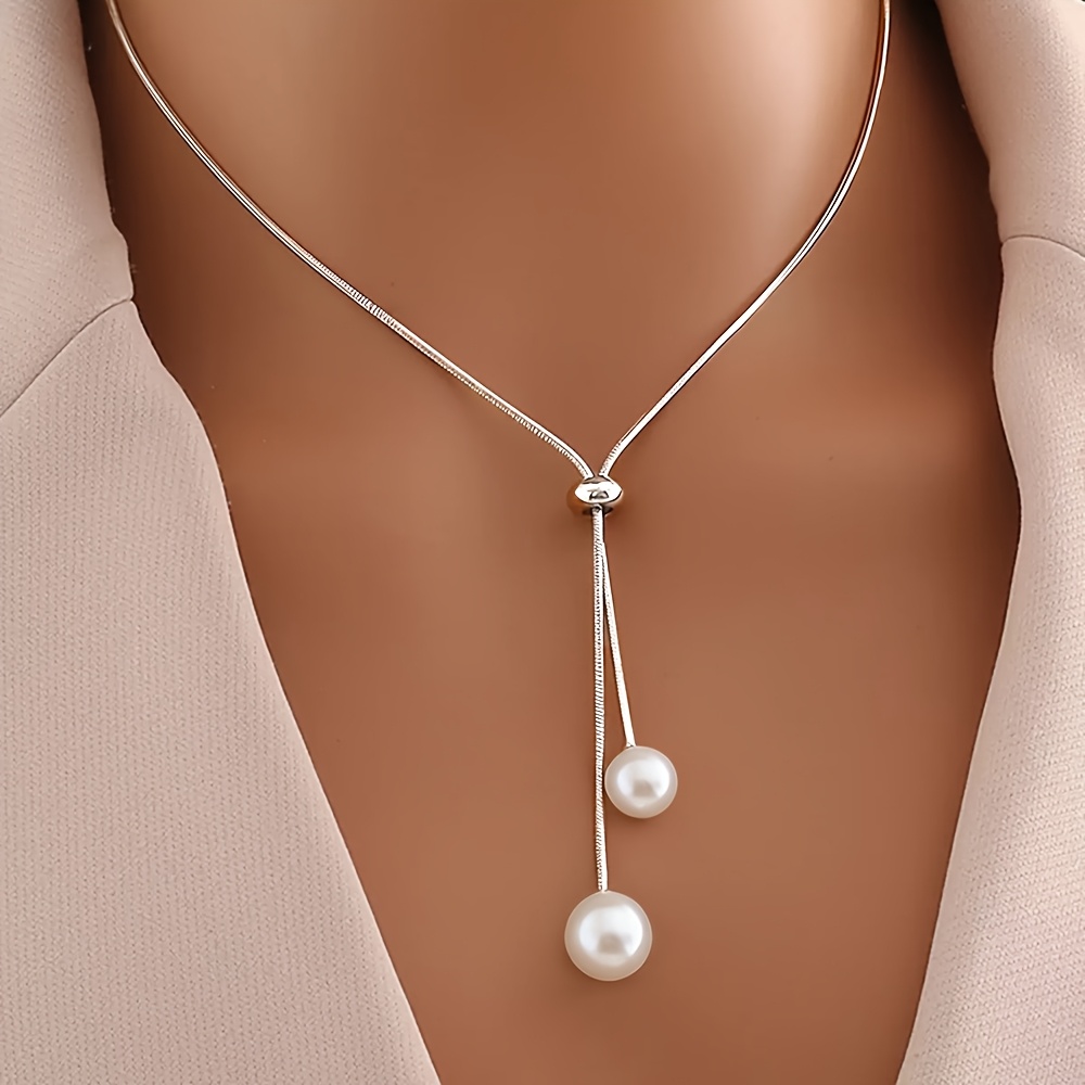 item picture high quality stainless steel golden necklace hypoallergenic fade resistant simple and elegant comfortable and versatile a fashionable womens necklace suitable for daily wear or parties womens jewelry a delicate gift for women