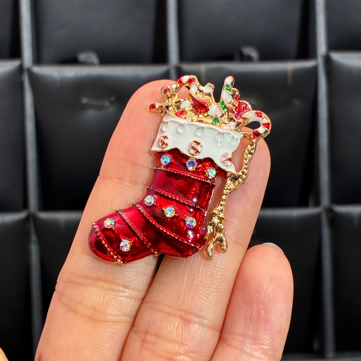TEMU Luxury Christmas Boot Brooch For Women, New Style Drip-enamel Rhinestone Pin, Festive Atmosphere Accessory For Suit Jackets