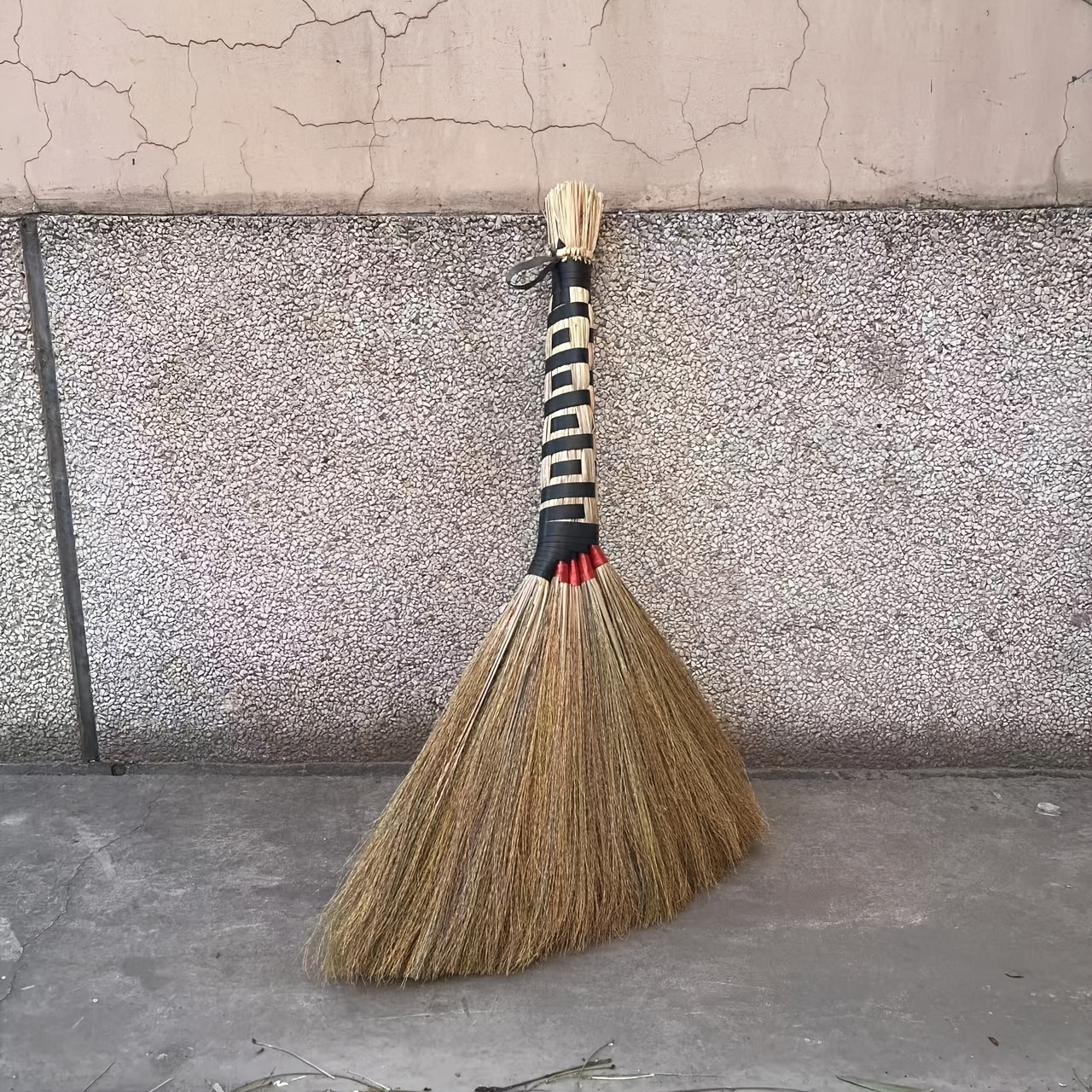 

Handcrafted Broom, Soft For Hard Floors, Ideal For Home, Outdoor, Patio, Living Room, Bedroom, Bathroom, School, Cafeteria, And Renovation Cleaning Tool