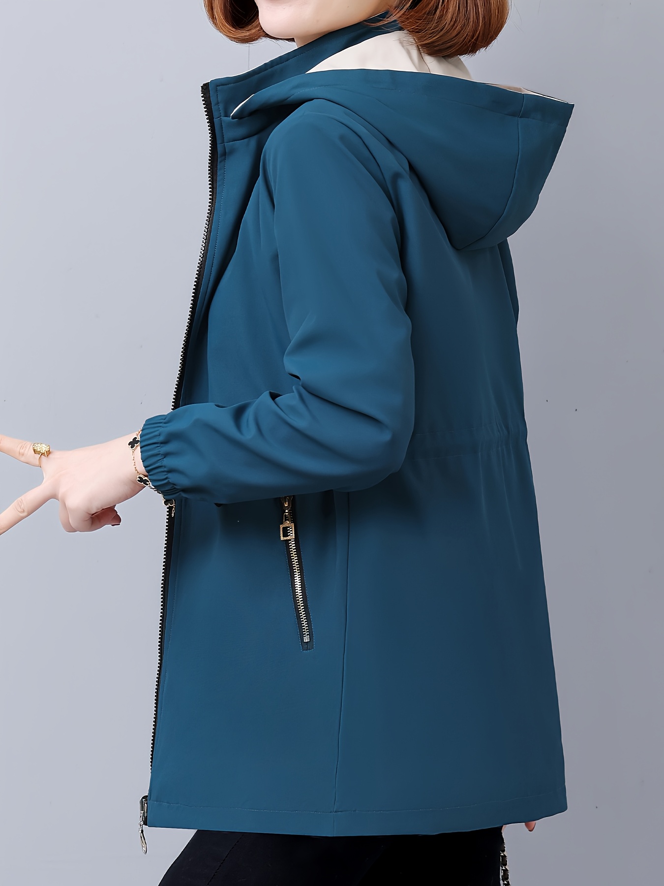 Chaqueta Elegante con Capucha de Longitud Media para Mujer - Abrigo Reversible a Prueba de Viento con Cintura Ajustable y Bolsillos con Cremallera, Ropa Casual de Color Sólido para Primavera/Otoño, Sudadera con Cordón, Diseño Estructurado - Imagen 7