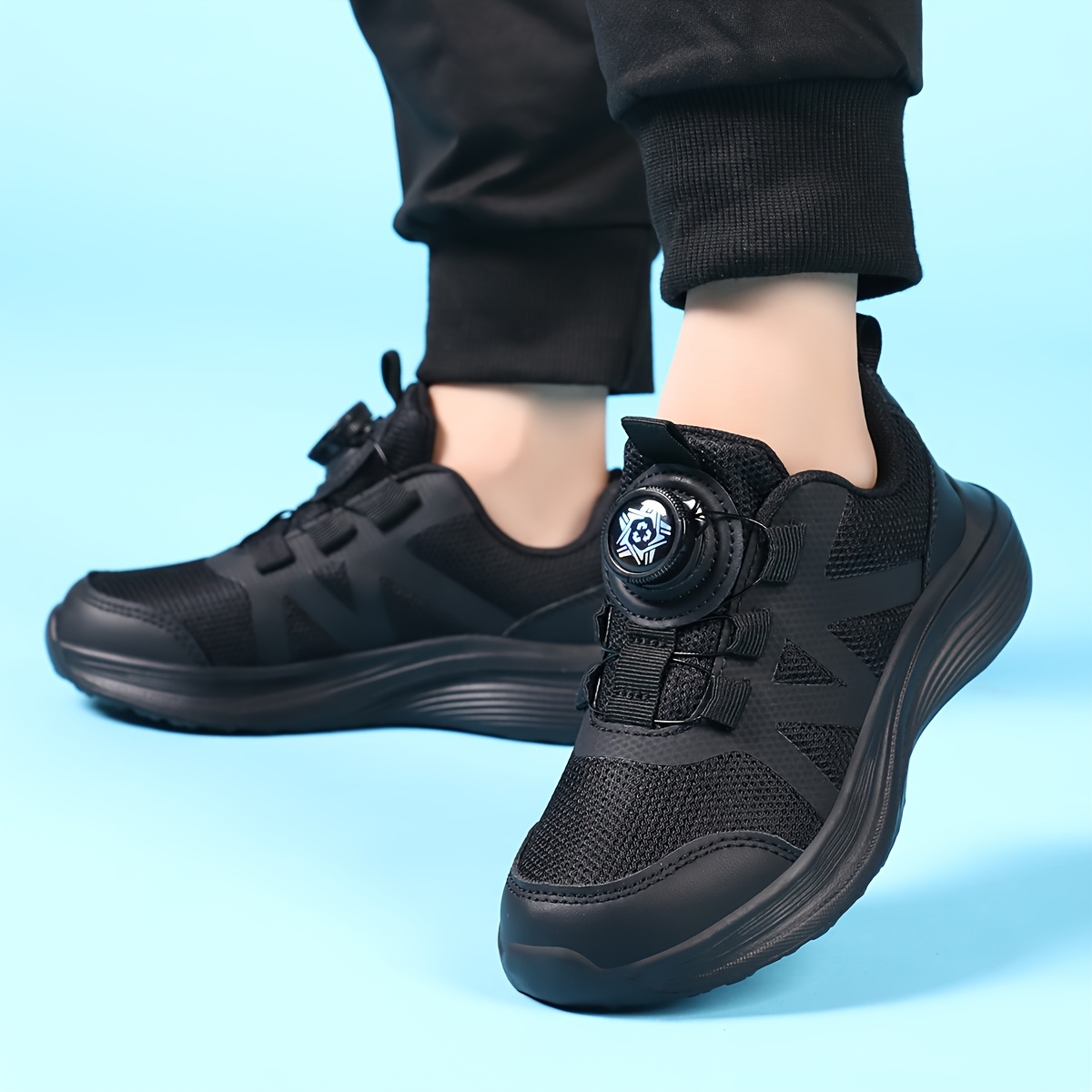 Boys' Running Shoes, Lightweight Student Shoes, Breathable Mesh Upper, Rotating Buckle Lacing, Outdoor Sports Casual Shoes. Suitable for All Seasons, Ideal for Running Shoes, Daily Casual and School Wear