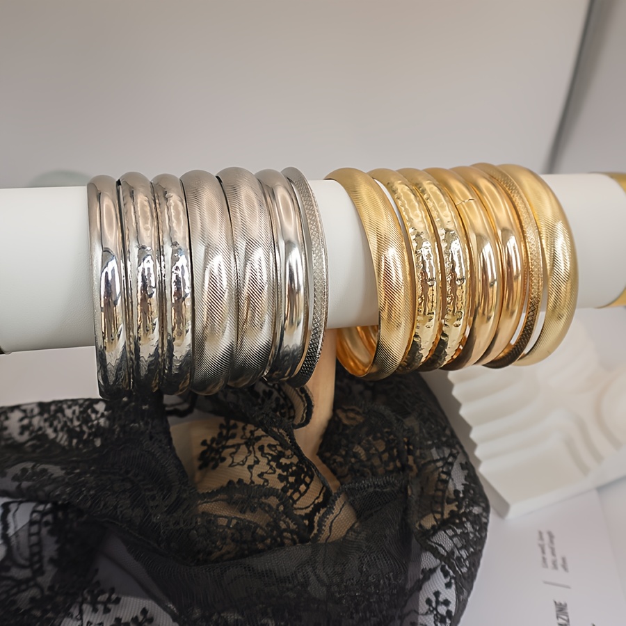 7pcs Vintage Individual Wide Stackable Golden Bracelets