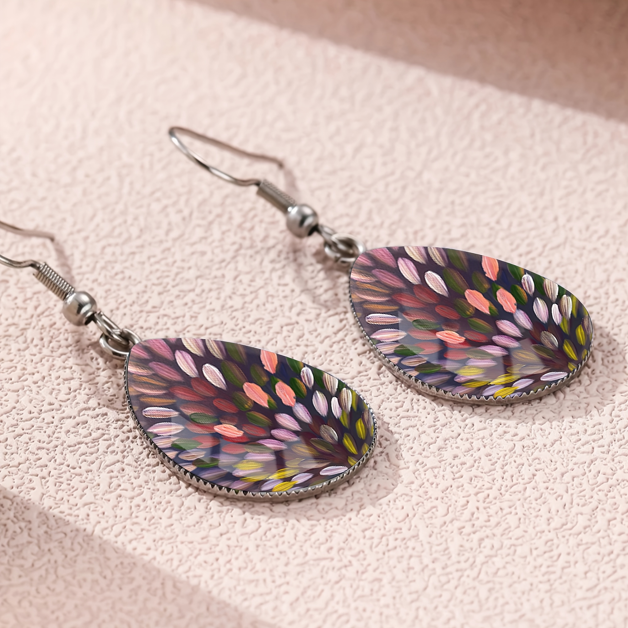Women's Brushstroke Leaf Pattern Teardrop Earrings