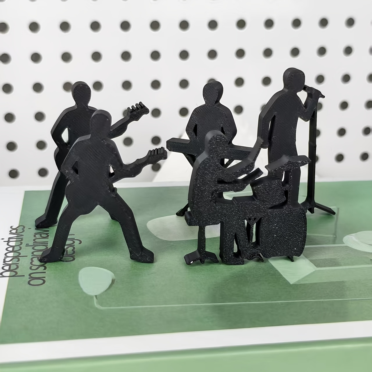 TEMU 1. Ensemble de sculpture de de rock minimaliste pour bureau, groupe de musiciens : guitariste, claviériste, batteur, , statue d'art, présentoir
