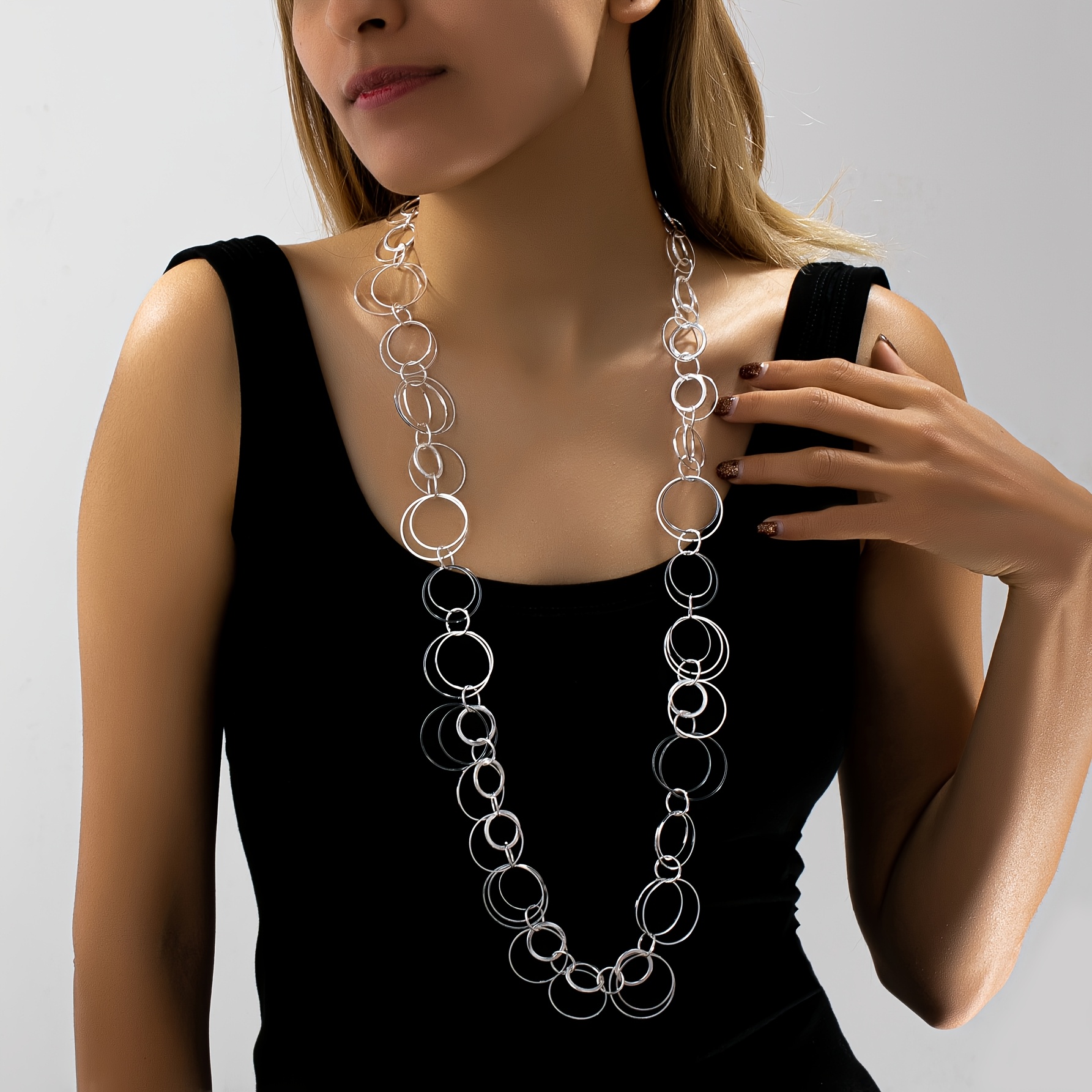 Image of Stylish Minimalist Creative Large And Metal Long Chain Necklace For Women - Perfect For Daily Wear, Parties, And Gifting