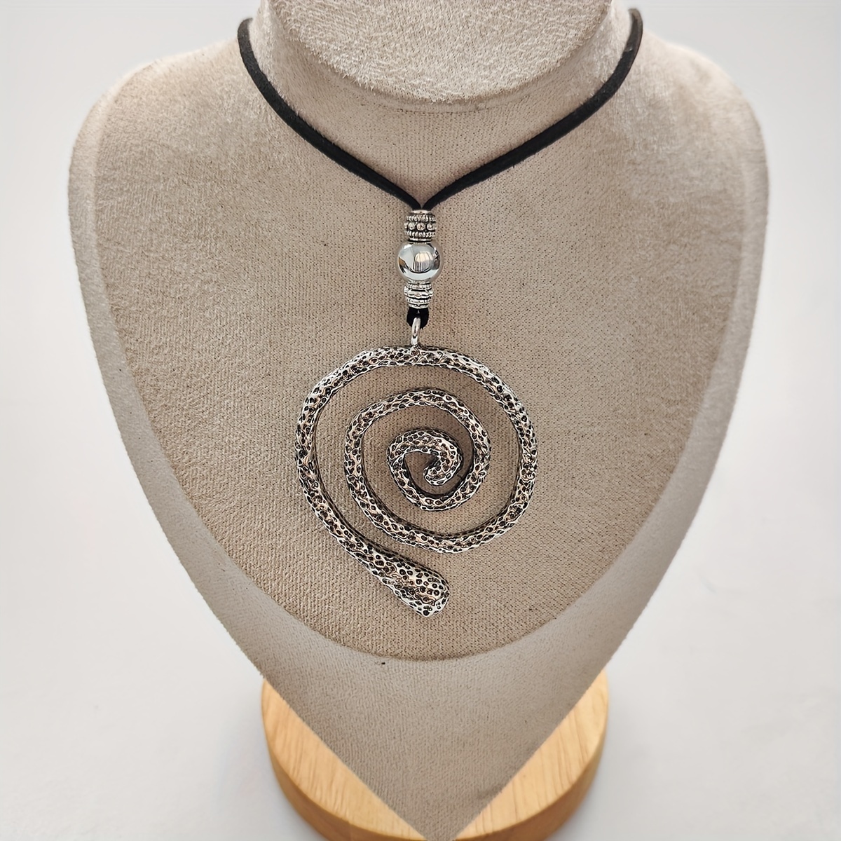 Bohemian Silvery Vintage Spiral Pendant Necklace Easy Jewelry Commemorative Gift