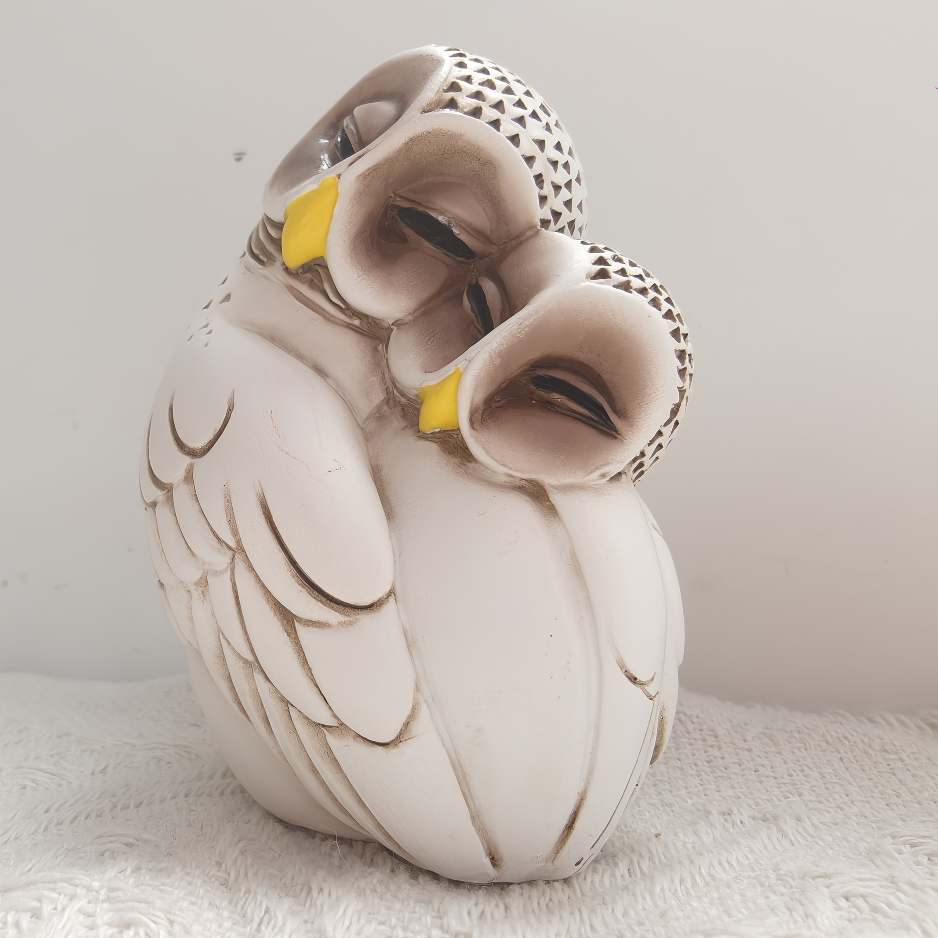 TEMU 1 pièce Figurine de rétro - - Ornement en résine blanc mat et marron avec et yeux fermés, convient pour la décoration intérieure, la décoration