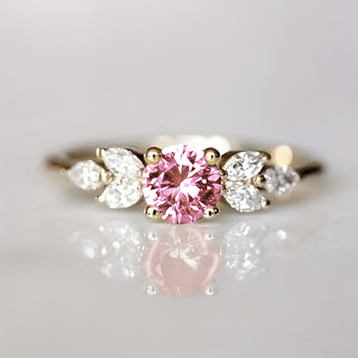 Fashion Four-Claw Inlaid Round Green Synthetic Gemstone Ring Women'S Wedding Accessory