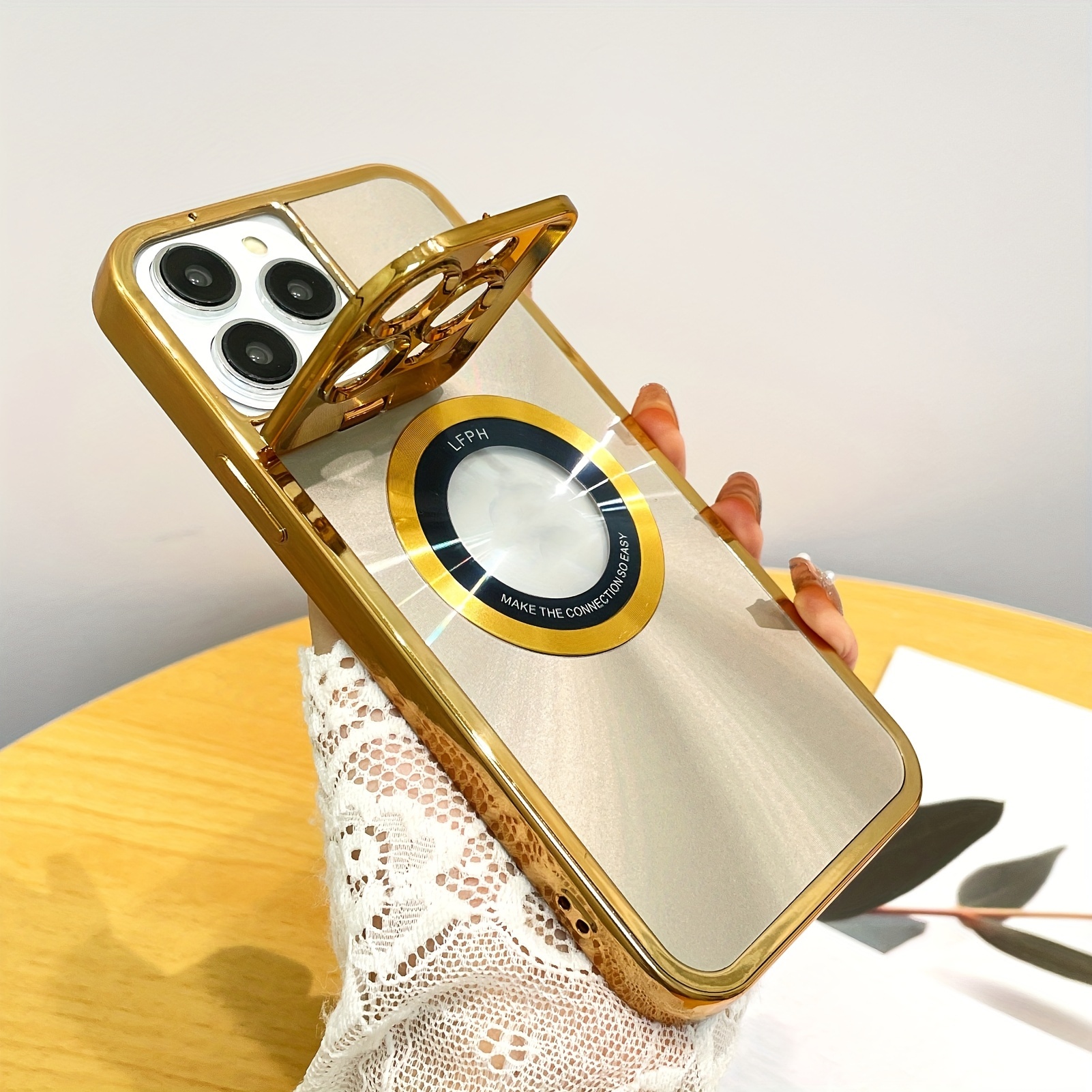 Blendende gëllen Lënsenrahmenhalterung Magnéitesch Telefonshülle fir iPhone 14 Pro Max Kabellos Opluedschutzhülle_voghion.com