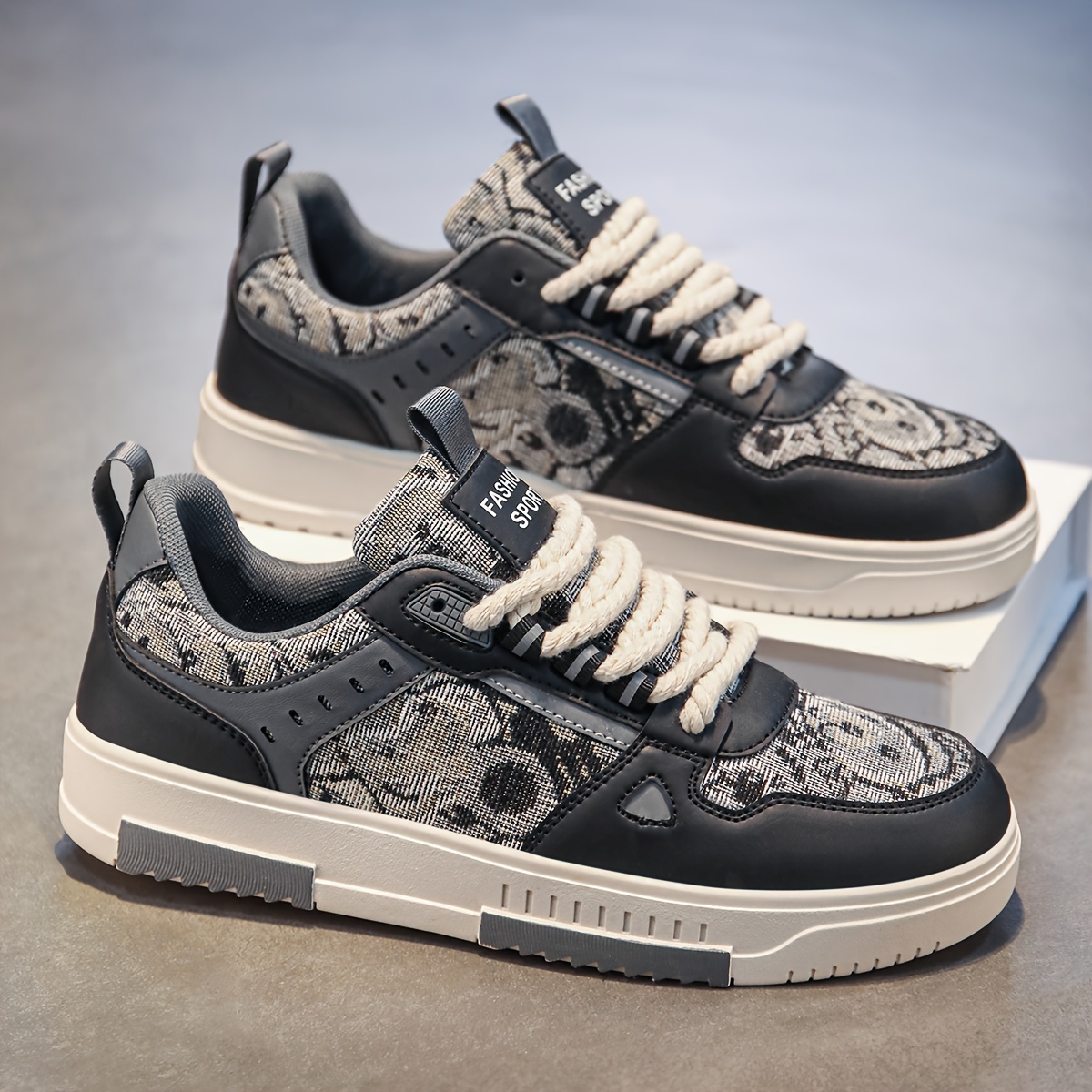 Image of Men's Individual Fashion Trendy Random Print Street Cool Sneakers, Casual All-match Outdoor Travel Comfortable Non-slip Lightweight Athletic Running Shoes