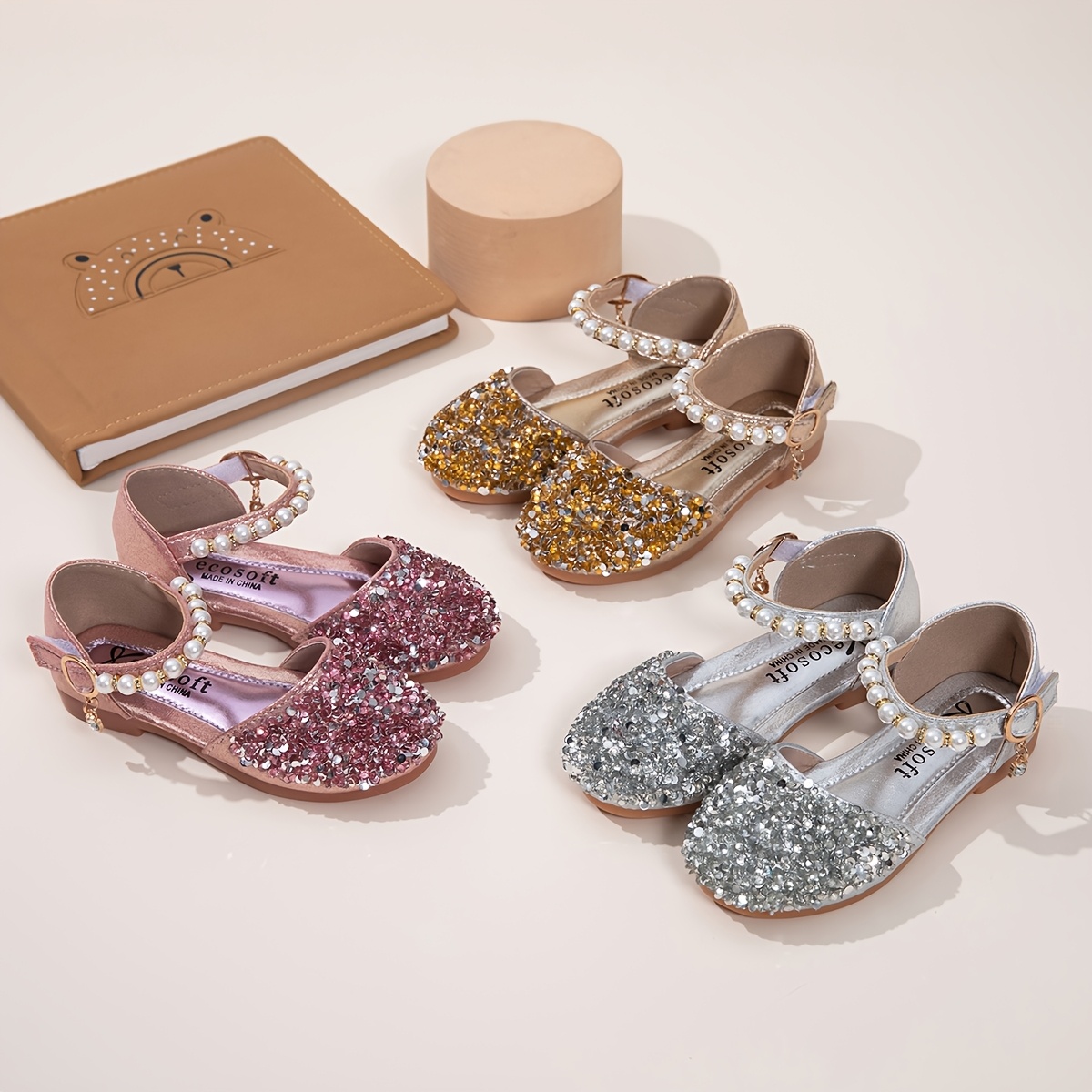 

Glittery Pearl Flat Sandals That Are Breathable, Lightweight, And Comfortable, Girls' Parties, Vacations, And Outdoor Activities.