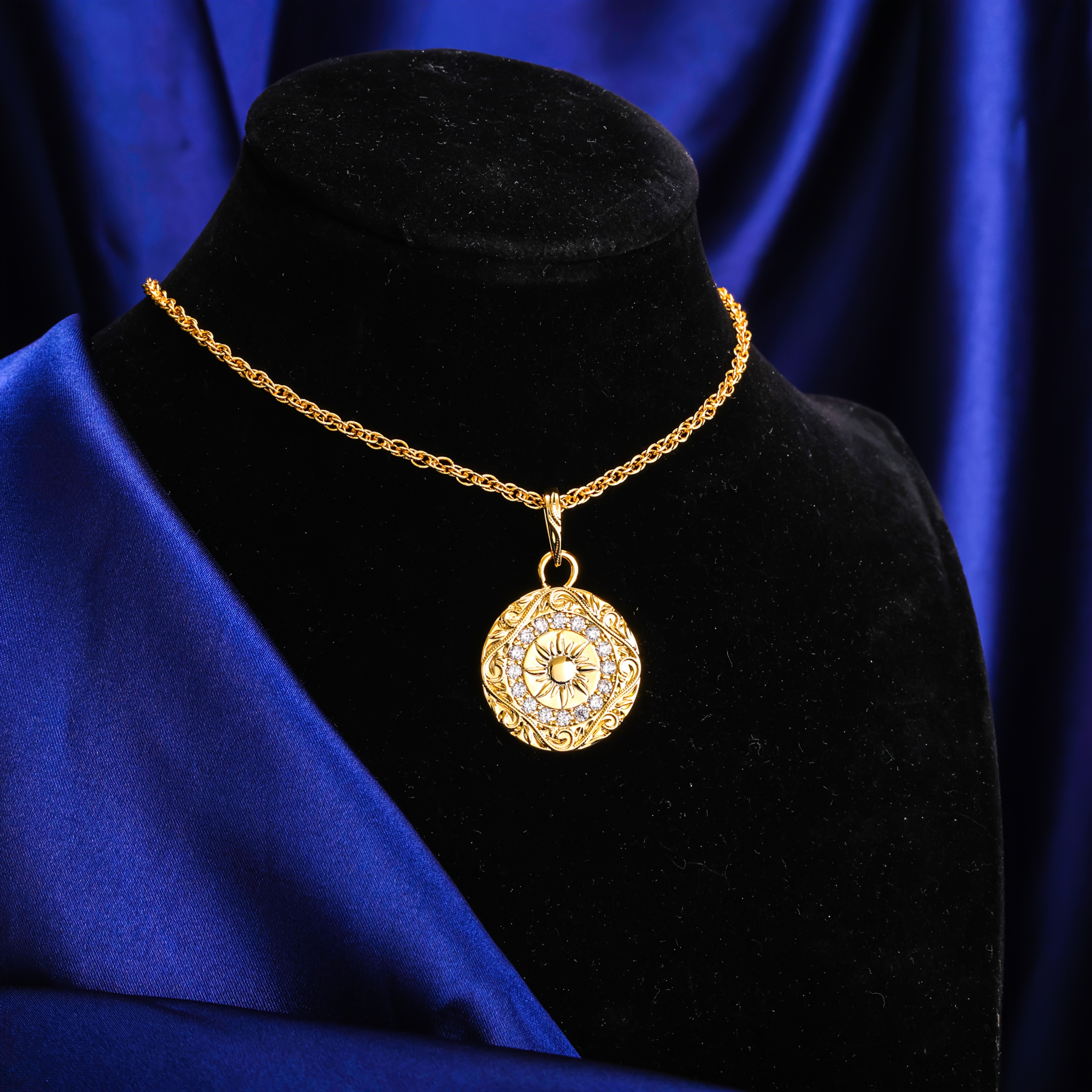 925 Silver Disc Engraved Pattern Necklace Is A For Birthday, Anniversary, And Daily Gifting, With An Exquisite Gift Box