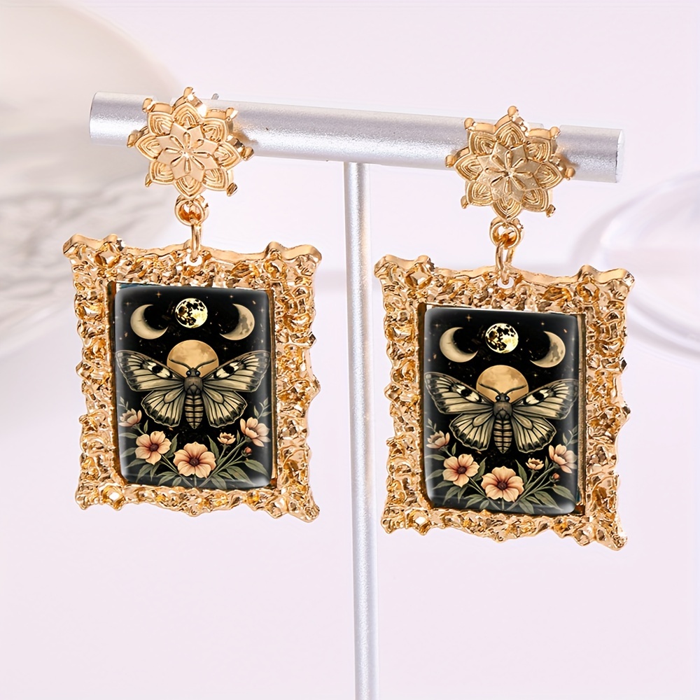 E-shop Handgefertigte Glasohrringe mit floralen Motiven, Mondmustern, Motten, goldenen Tropfenohrringen und Mandala-Mustern