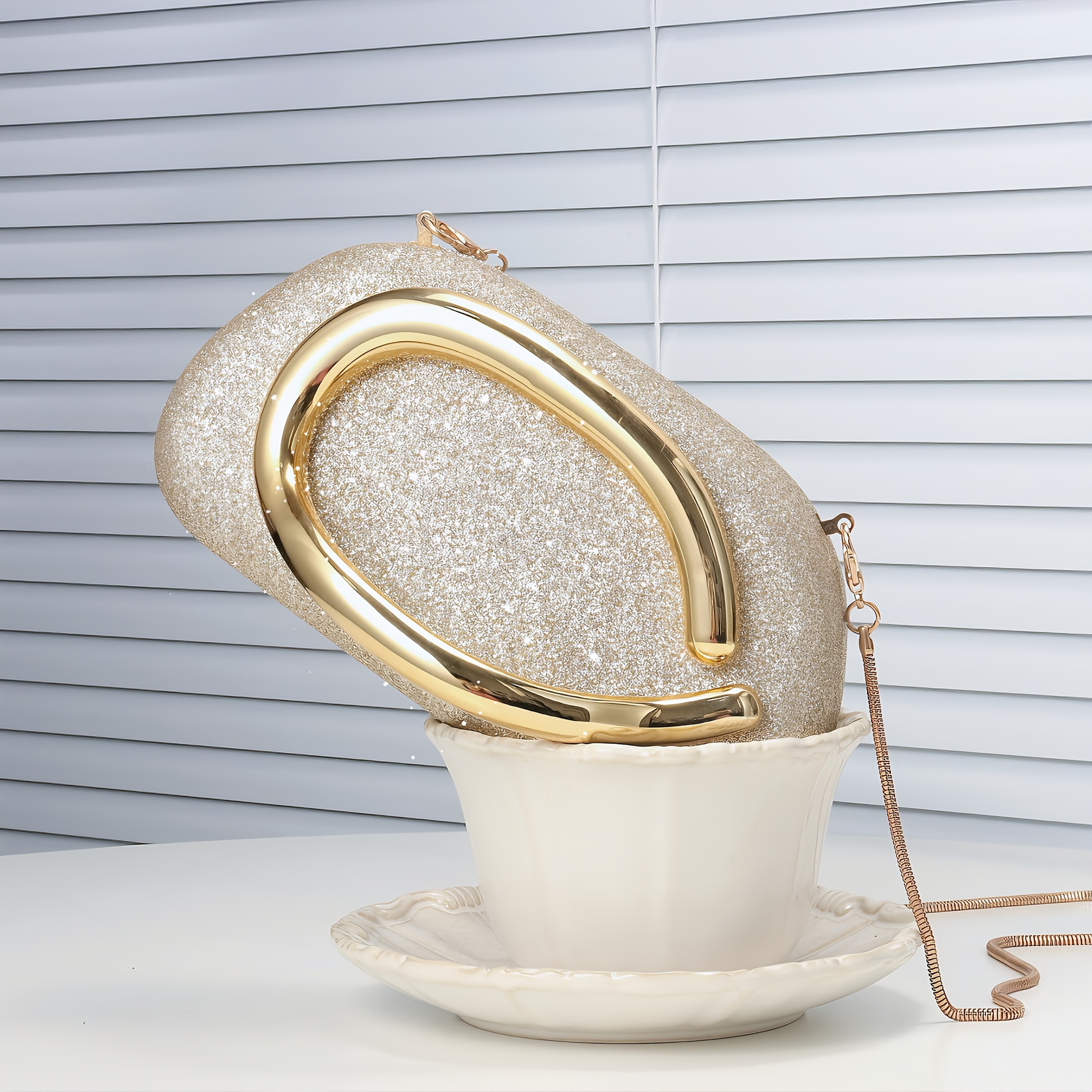 Vintage Retro Womens Handbag with Detachable Chain Strap Stunning Golden Shiny PU Evening Crossbody Bag with Magnetic Closure Perfect for Parties Proms, and Formal Events Minimalist Style Clutch Purse, Hand Bag for Women, Shoulder Bags for Women Elegant Classy, Designer Handbags, Branded Bags for Women High Quality, Vintage Purse, Special Occasion Bag, Formal Accessory, Elegant Design, Chic Handbag, Shiny Finish, Durable Construction, Designer Purse, Stylish Accessory,