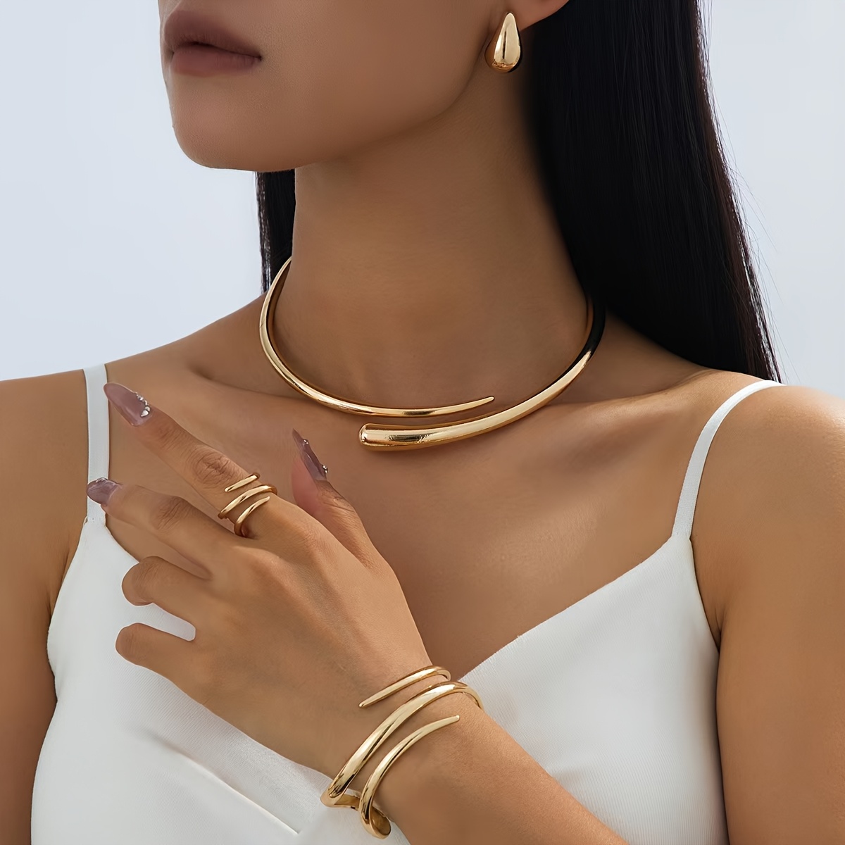 E-shop 5-teiliges Set: Modischer eleganter High-End Wassertropfen-Choker, Ohrstecker, hohles geometrisches Armband Ring