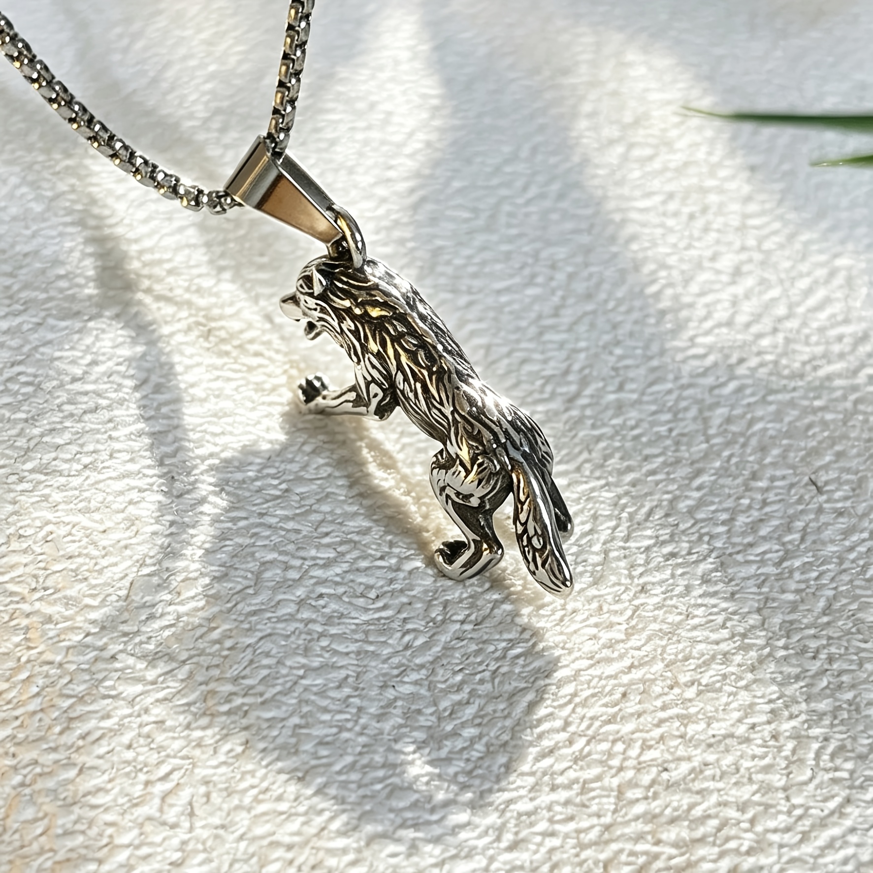 TEMU 1pc 304 Stainless Steel Cast Wild Wolf Pendant, Vintage Distressed Three-dimensional Solid Wolf Pendant, Men's Animal Pendant Necklace
