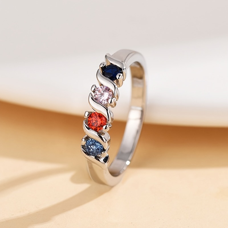 An Elegant And Minimalist Women'S Ring Set with Colorful Synthetic Zirconia, a Beautiful Piece of Jewelry Suitable for Everyday Wear And Festive Occasions