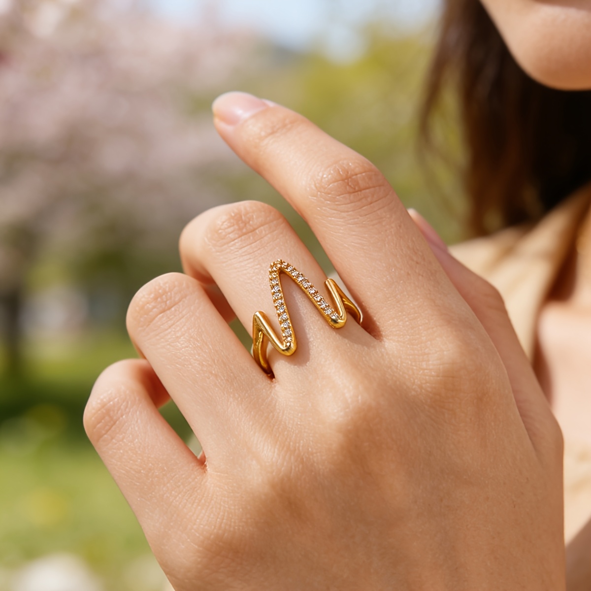 Women's Vintage Wavy Line Open Ring with Synthetic Zirconia