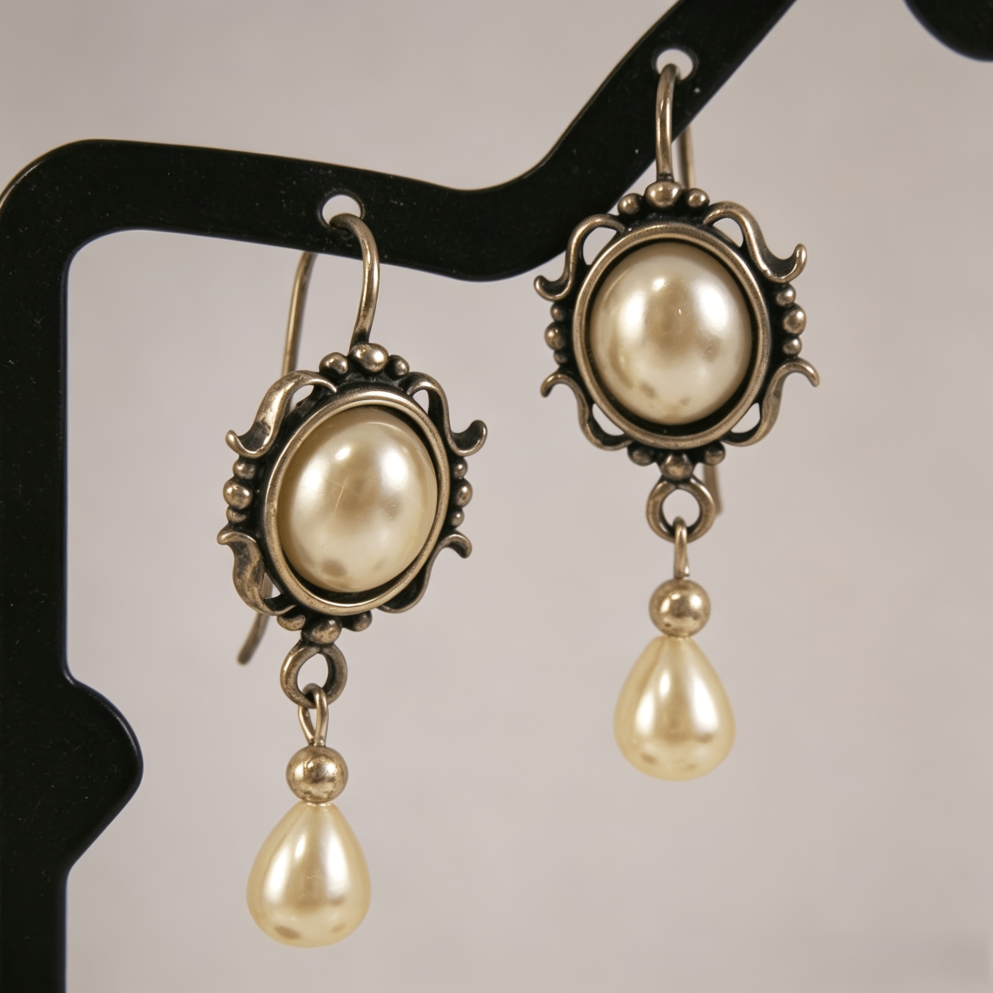 Women's French Retro Style Imitation Pearl Drop Earrings