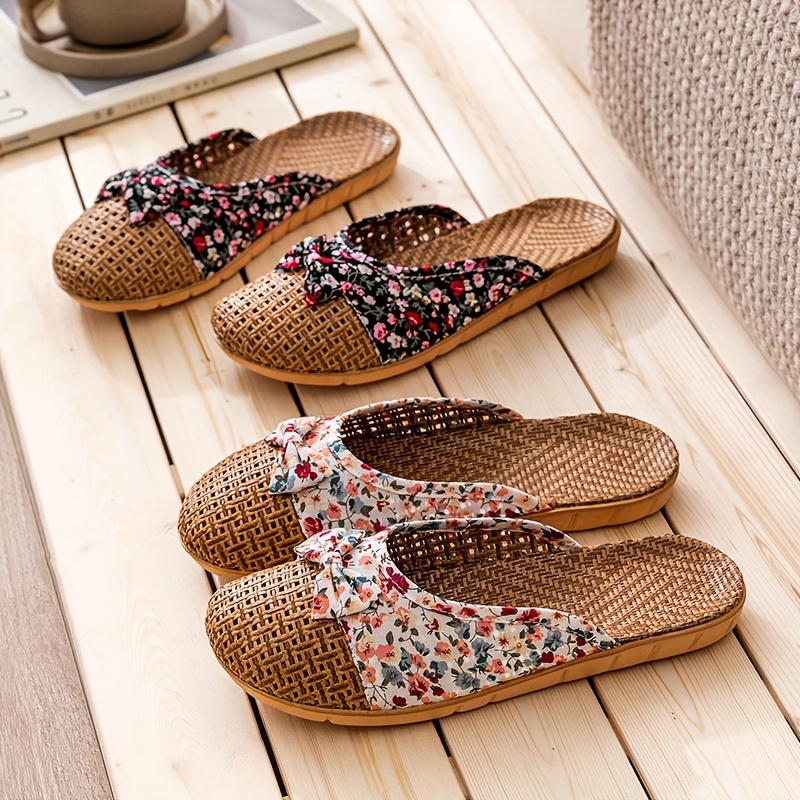 1 Pair Bow-Knot Woven Rattan Grass Home Slippers, Couple's Family Slippers, Men's and Women's Indoor Slippers for Home, Bedroom,, Non-Slip, Suitable for Women to Wear at Home, Out, Shopping, or for Casual Wear, Women Shoes