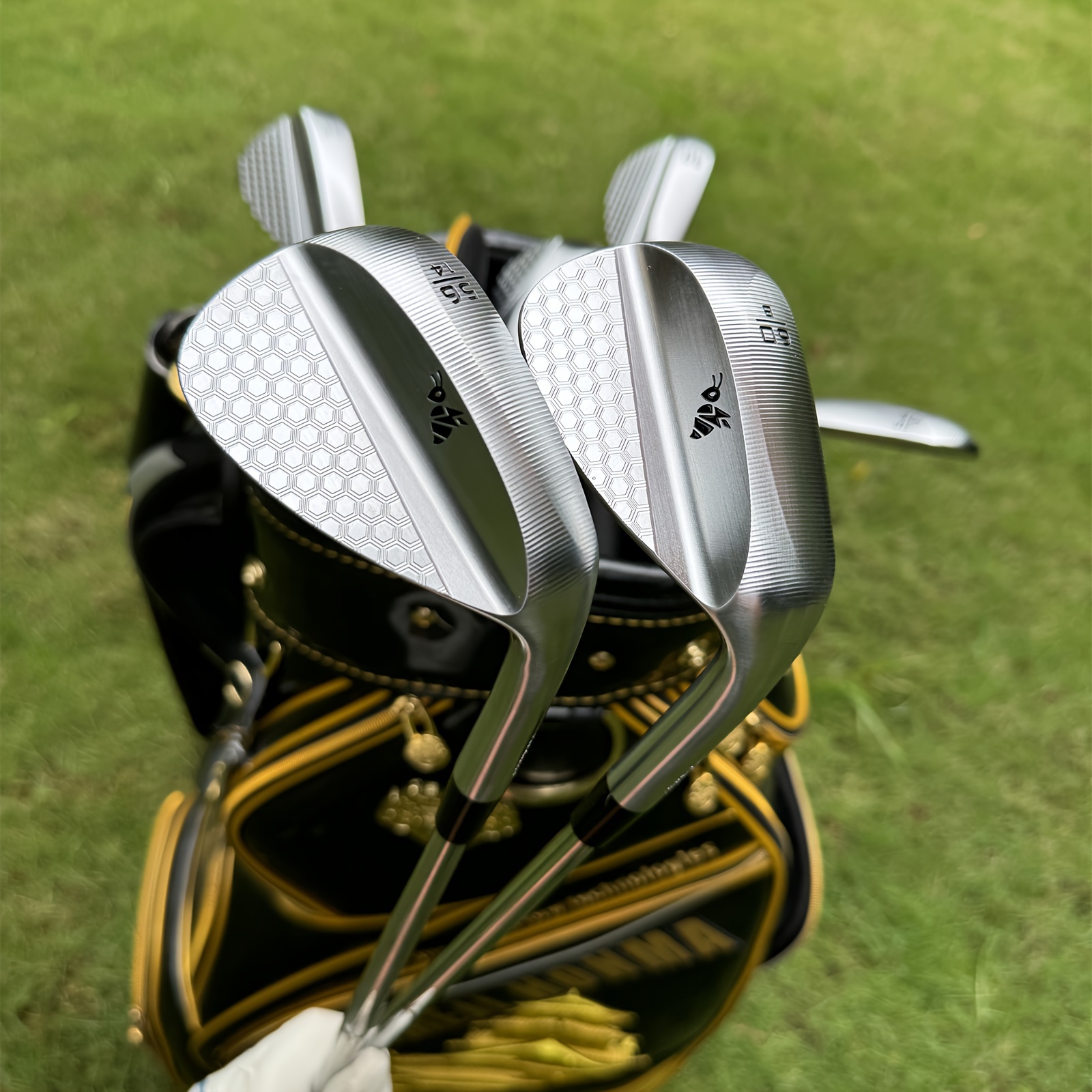 希少　Wedges and Wings: The Patterning of… Alien 2 Pro Series 1 Sand Wedge by Pat Simmons ⛳RH Graphite