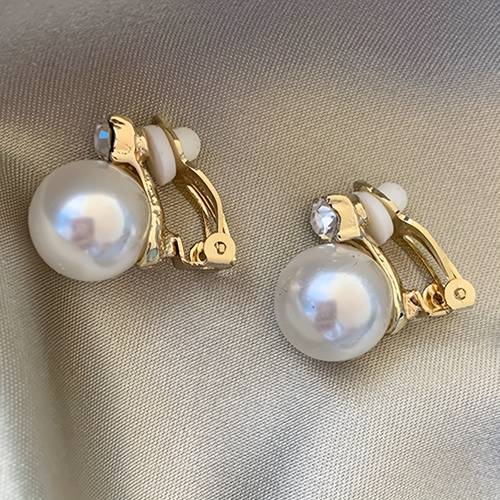 1 pair of french imitation pearl inlaid non pierced earrings womens hepburn luxury elegant earrings