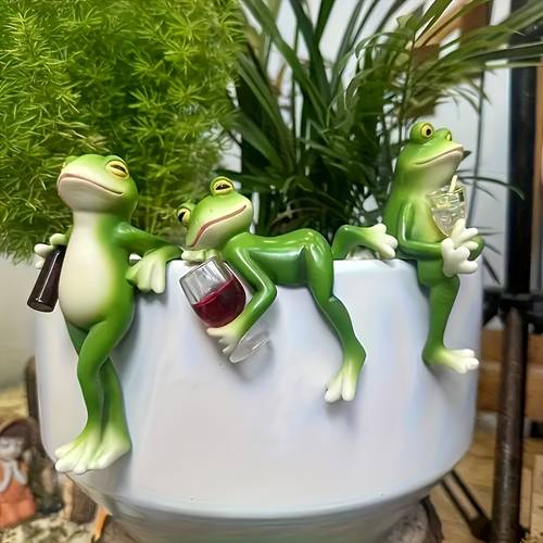 a garden frog statue ornament