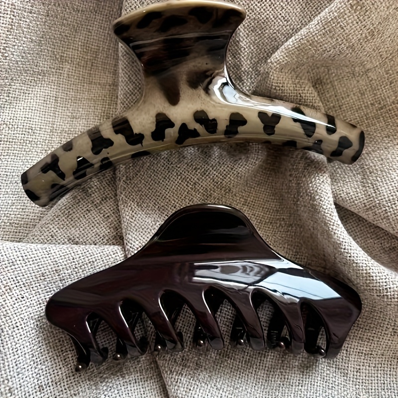 E-shop Zwei exquisite Haarspangen mit Leopard-Print und ausgehöhltem Design für die Haaransätze, mit einem stilvollen Leopard-Print-Design und einem