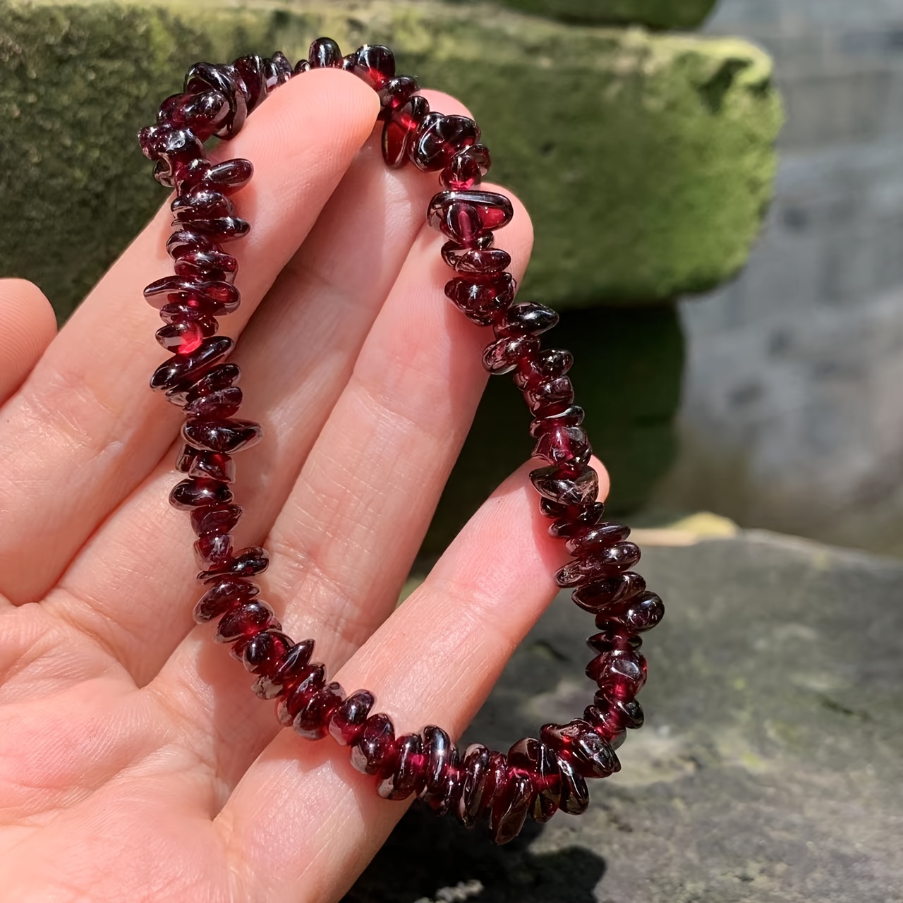1pc Fashion Casual Natural Irregular Garnet Single Loop Elastic Bracelet Natural Stone Jewelry Suitable For Daily Clothing Matching Gift For Lovers Gift For Family Valentine's Day Gift New Year Gift