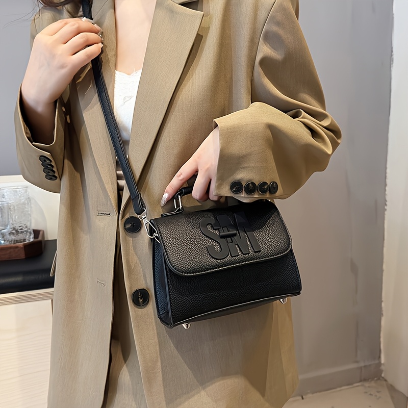 

Fashionable And Solid Color Pu Leather Flip Handbag With A Simple And Trendy Texture, Suitable For Commuting And Shopping, Can Be Carried On The Shoulder Or Diagonally.