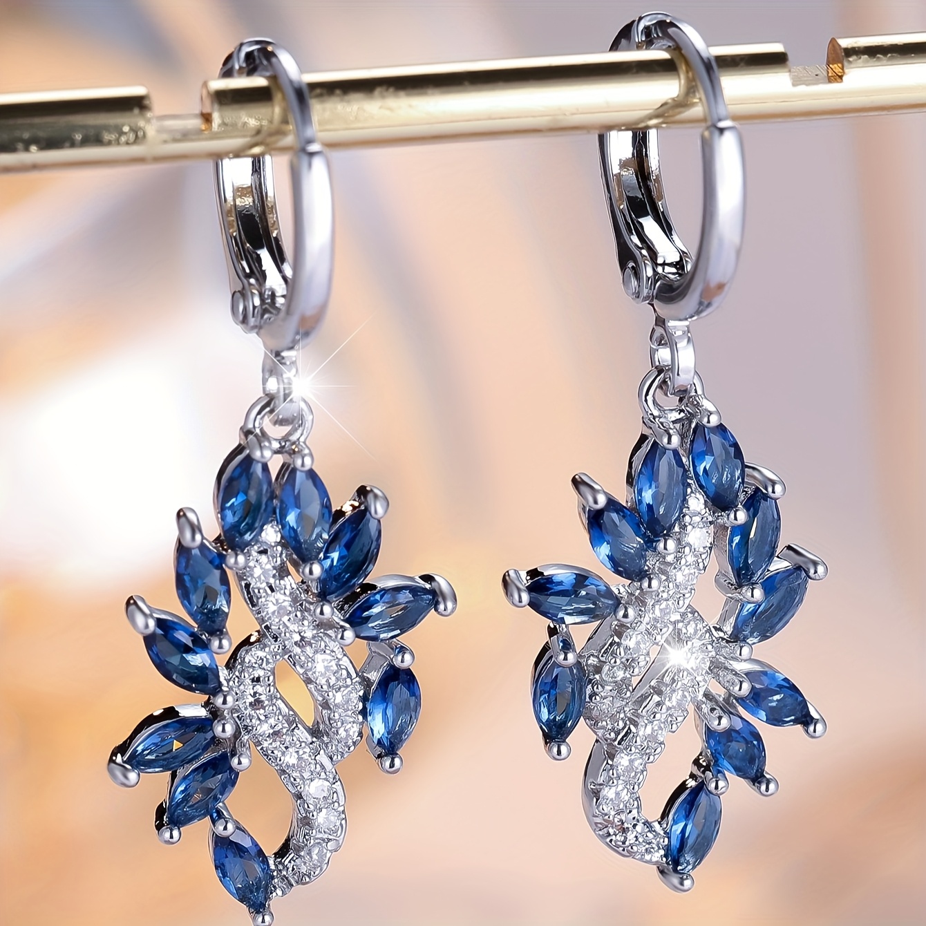 TEMU Un par de lujosos y encantadores pendientes colgantes de moda para mujer con forma de hoja de circonita sintética azul, regalo de , , , boda