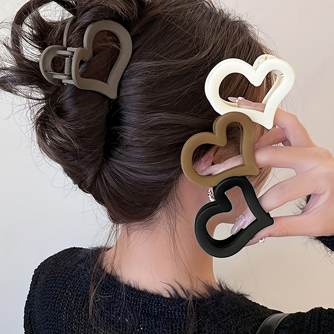 

A Set Of 4 Heart-shaped Hair Clips - Cute And Minimalist Plastic Hair Accessories For Women, Medium-sized With And Durability, Hairstyle Coordination.