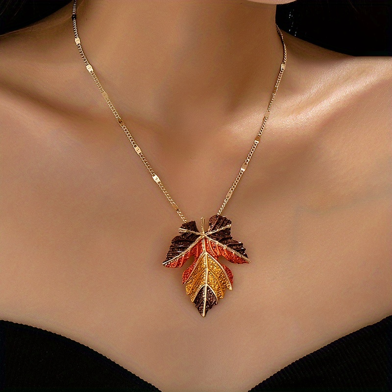 Image of 1pc Elegant Fashion Autumn Maple Leaf Painting Fallen Leaves Women's Pendant Necklace Suitable For Women' Wear