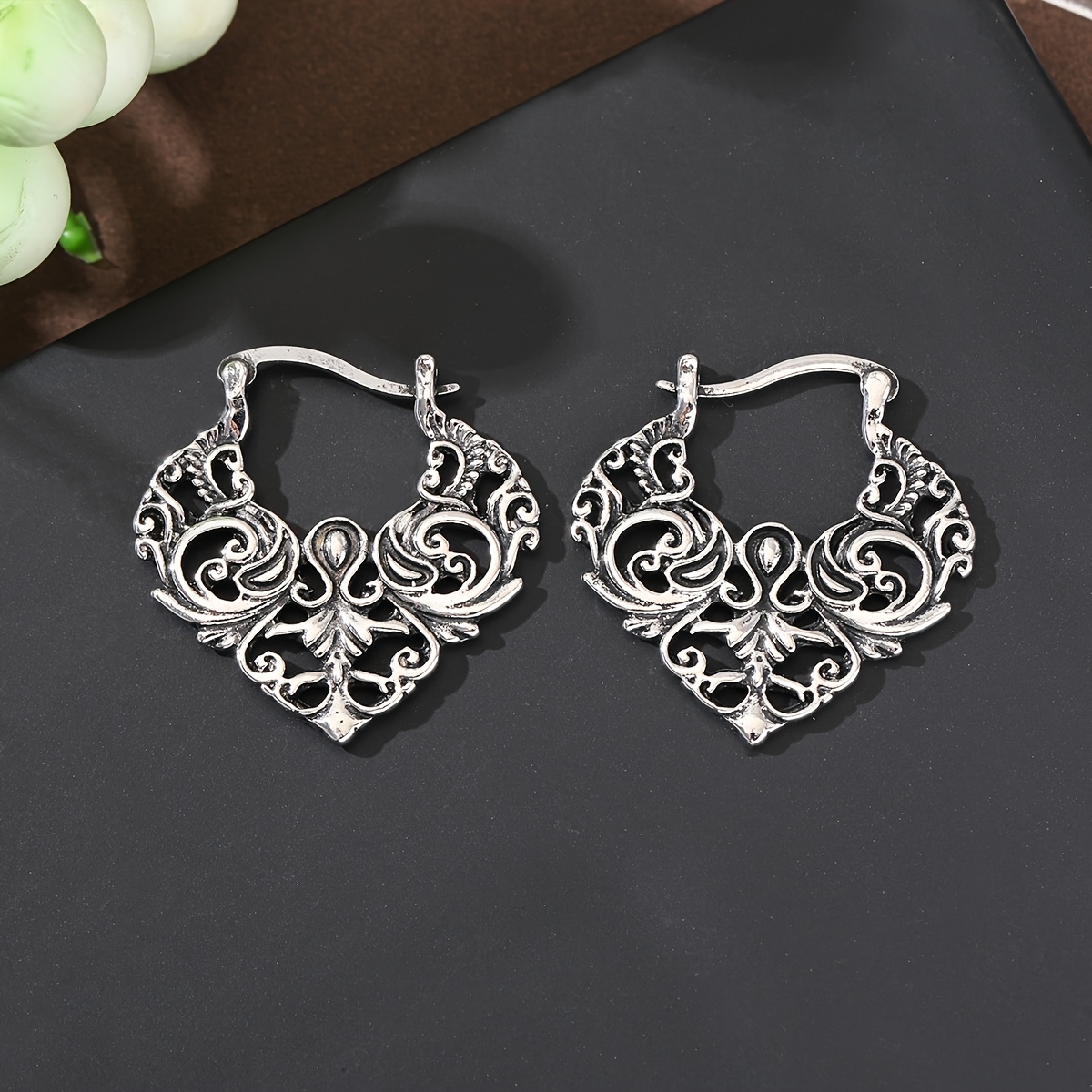 Women's Retro Ivy Floral Relief Pendant Earrings, Versatile Style