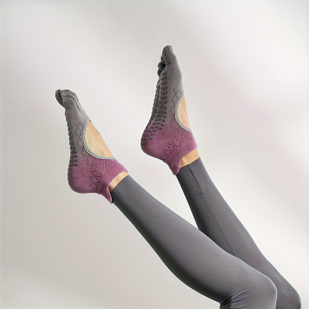 Image of 1 Pair Women's Spring Summer Gradient Dot Hot Socks Five-toe Back Full Toe Jacquard Sweat-absorbing Mesh Breathable Anti-slip Professional Toe-separated Sports Pilates Fitness Jumping Dance Socks