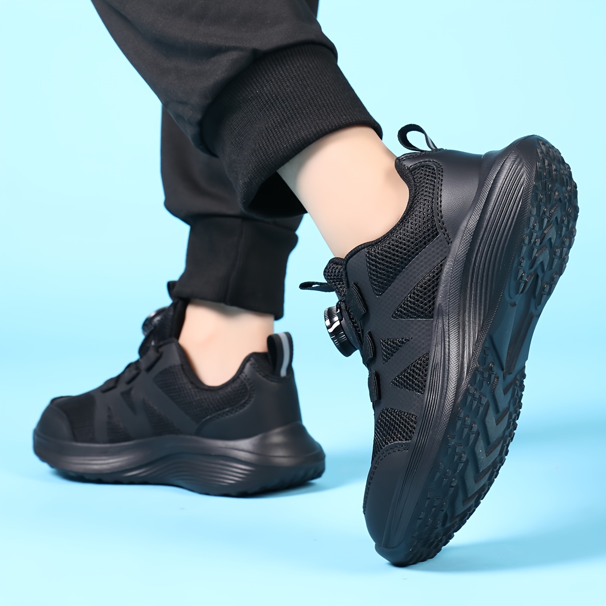 Boys' Running Shoes, Lightweight Student Shoes, Breathable Mesh Upper, Rotating Buckle Lacing, Outdoor Sports Casual Shoes. Suitable for All Seasons, Ideal for Running Shoes, Daily Casual and School Wear