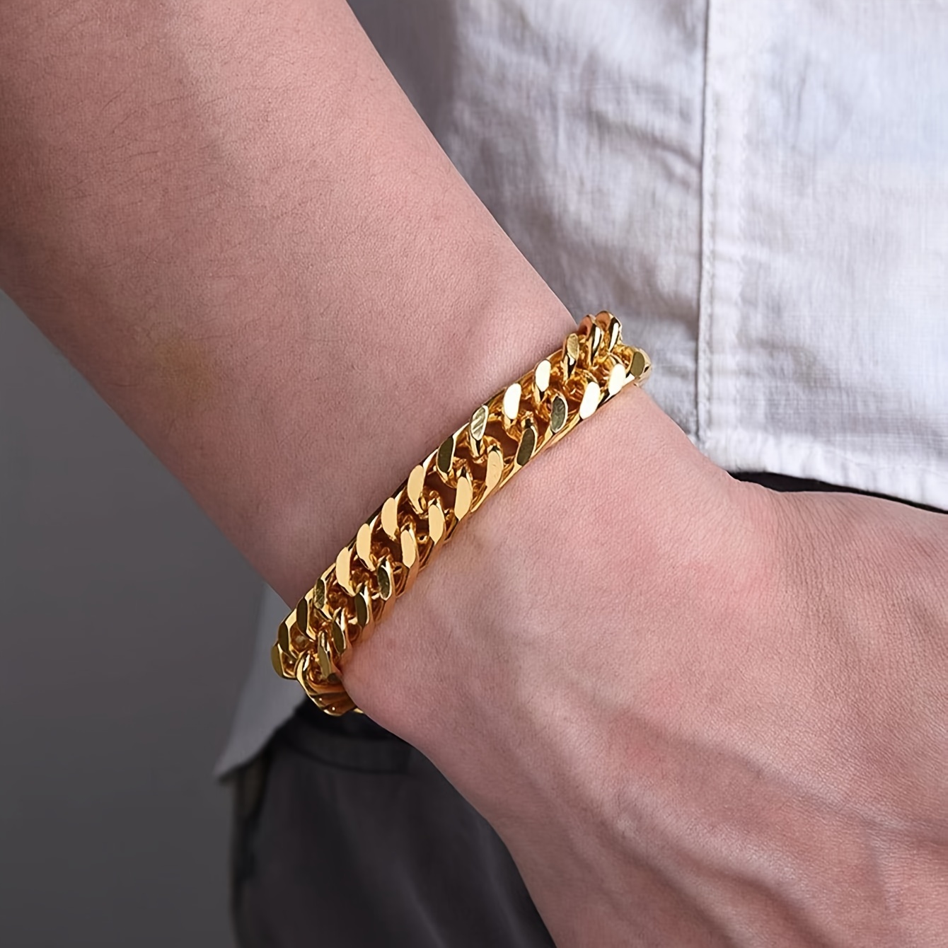 

1pc Hip-hop Domineering And Fashionable Bracelet, Golden 12mm Wide Men's Bracelet