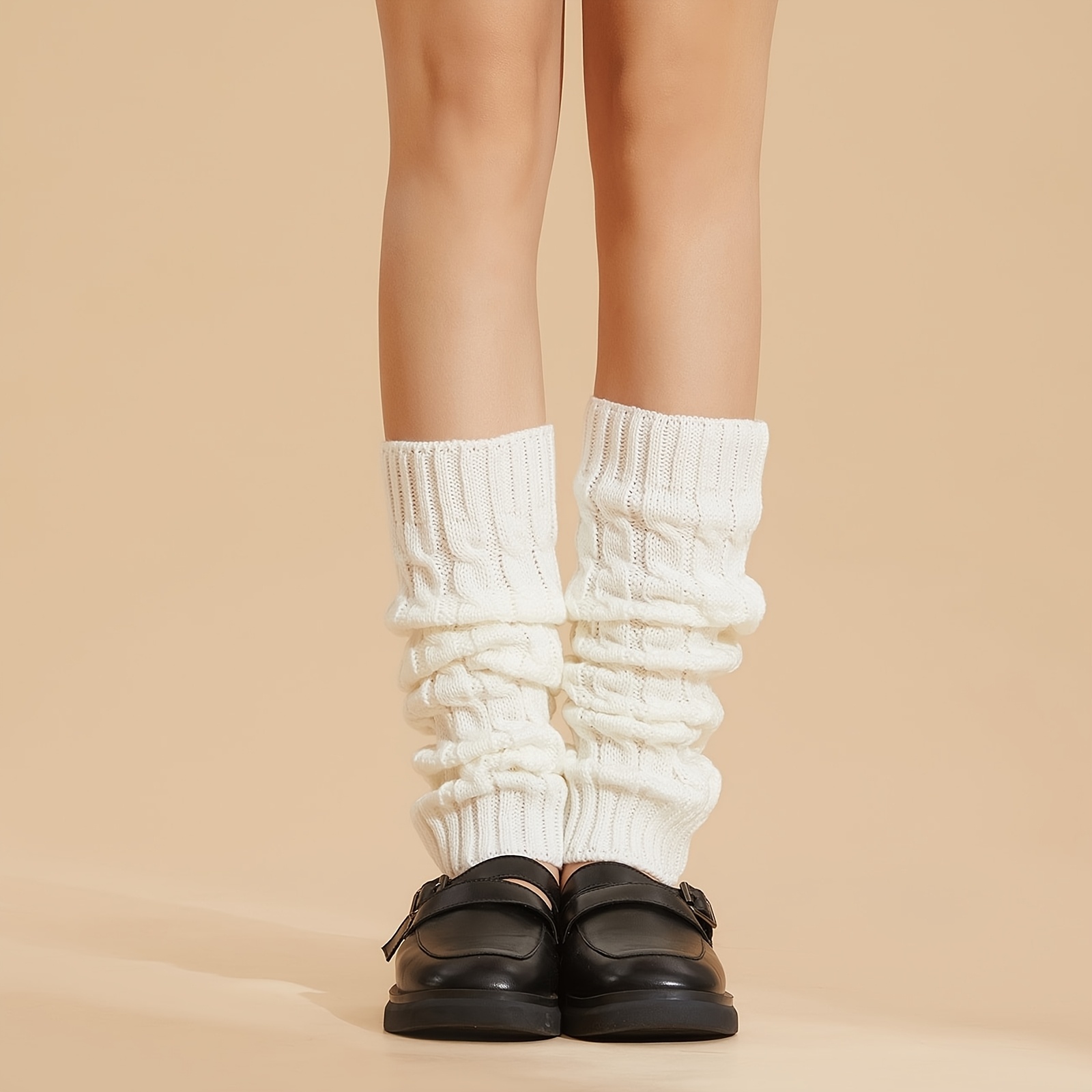 

A Pair Of Women's Japanese-style Sweet And Warm Leg Warmers, Featuring A Twisted Pattern For Layering, To Legs Warm And Against Cold Boots.