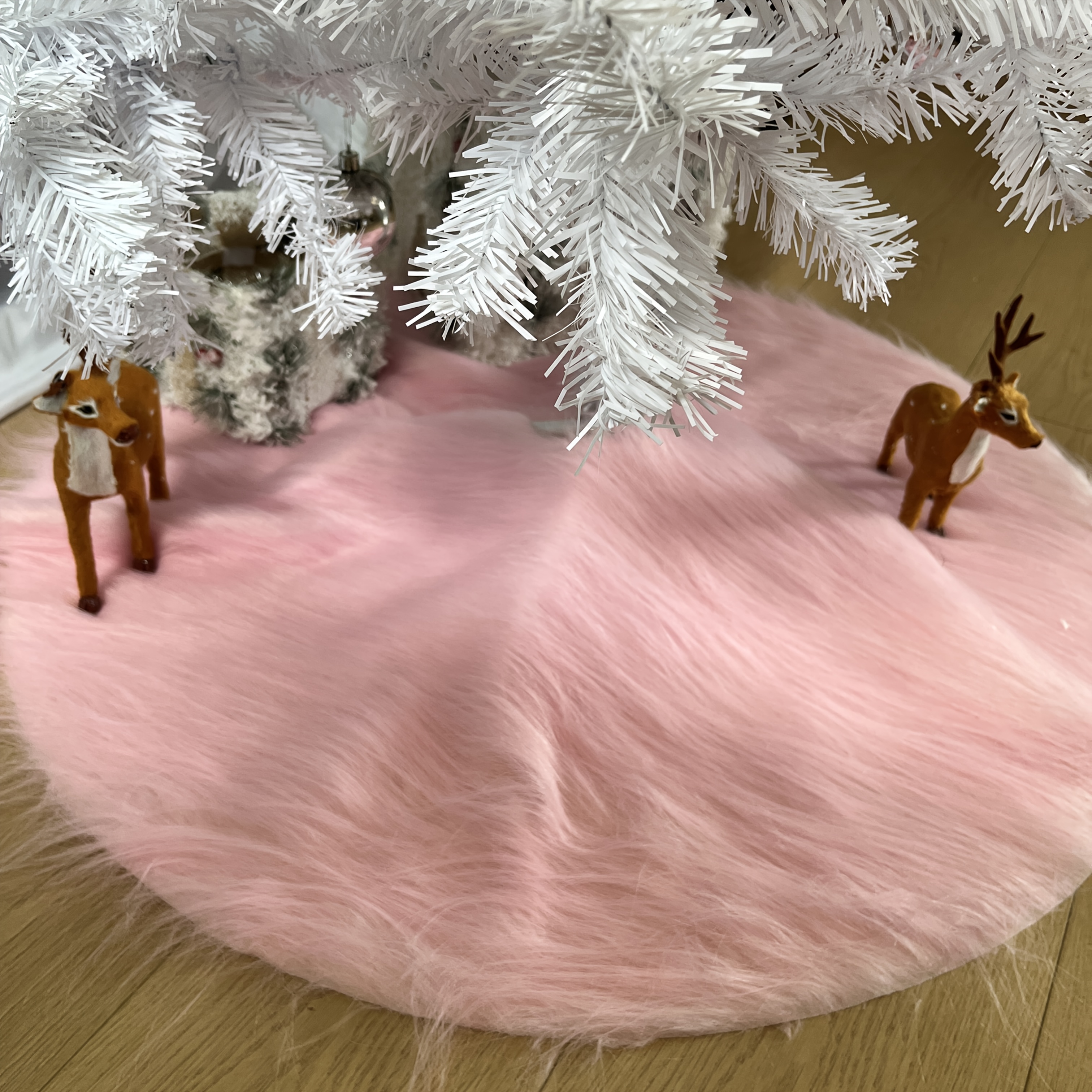 TEMU Jupe d'arbre ronde en fourrure longue rose, en matériau durable, pour Noël et autres fêtes et événements