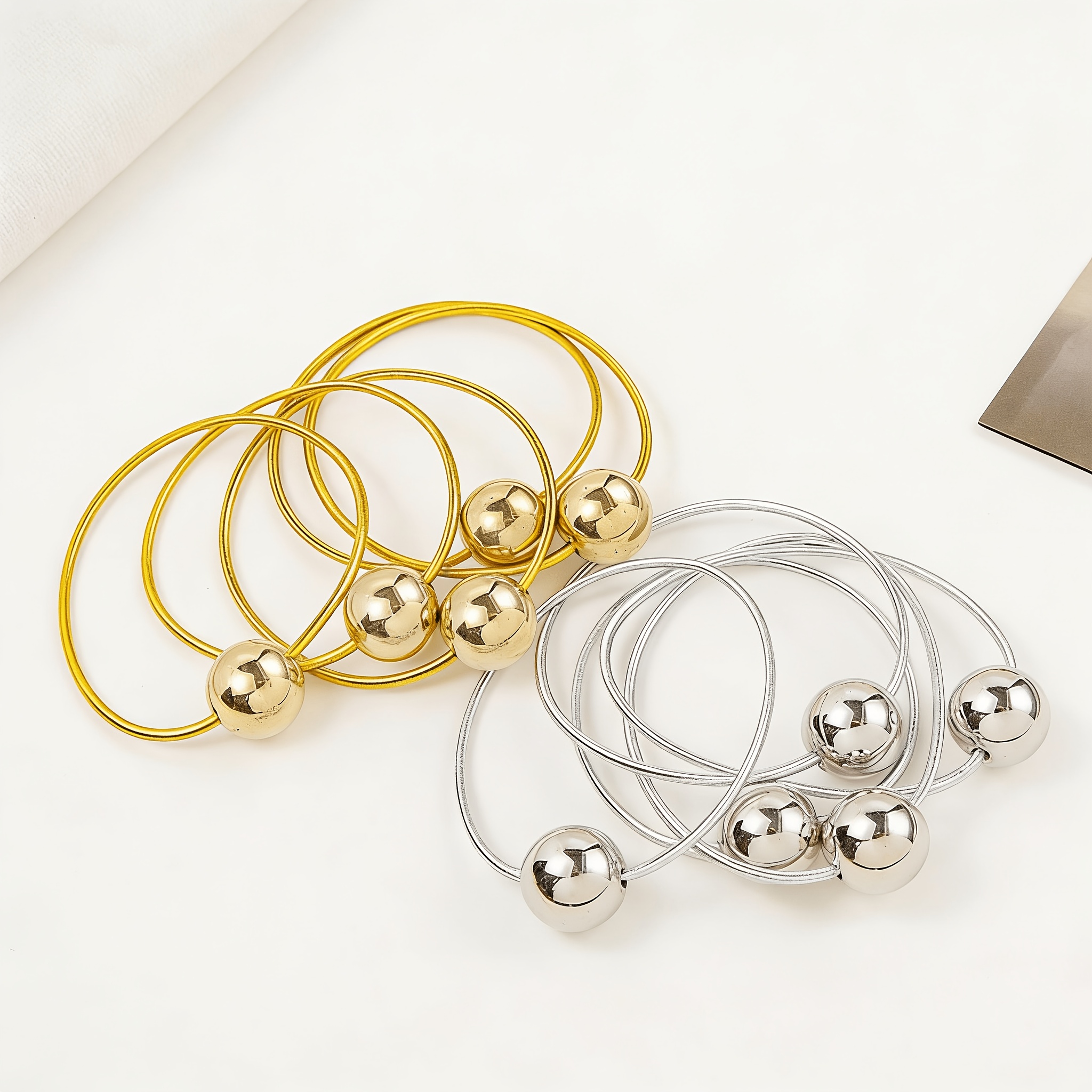E-shop 10 Stk. stilvolle elastische Haargummis mit glänzenden Metallkugeln, minimalistische Haaraccessoires, für Pferdeschwänze, Zöpfe alle Frisuren