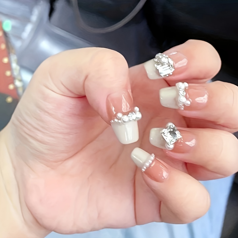 

Of 24pcs Of Fake Nail Sheets, Medium Size, Flash, Ice-through Pearl With Diamond, Sweet And High-end, Suitable For Girls And Women's , Including A Nail File, Jelly Glue, And A Nail Remover Stick