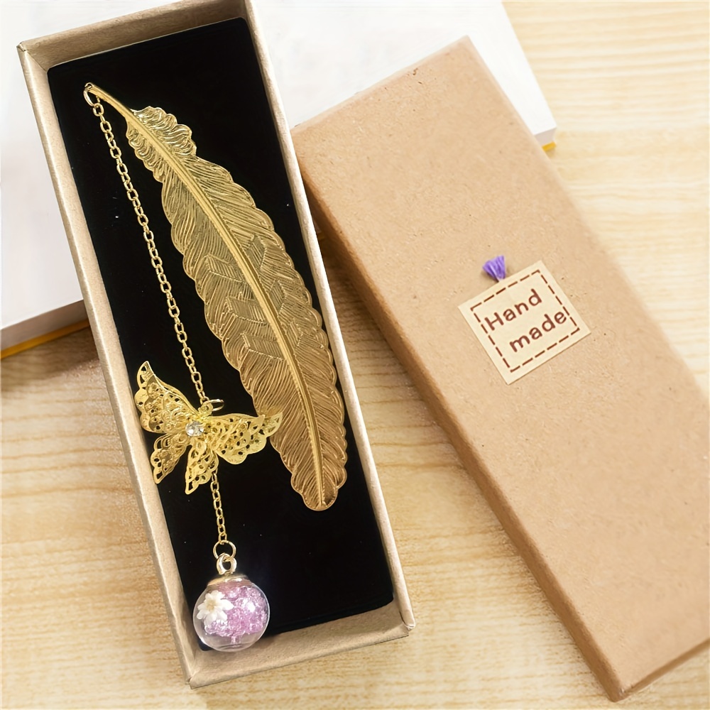 

Elegant Metal Feather Bookmark With Preserved Dried Flower And Butterfly Pendant, Handmade Chinese Style, Teacher Gift