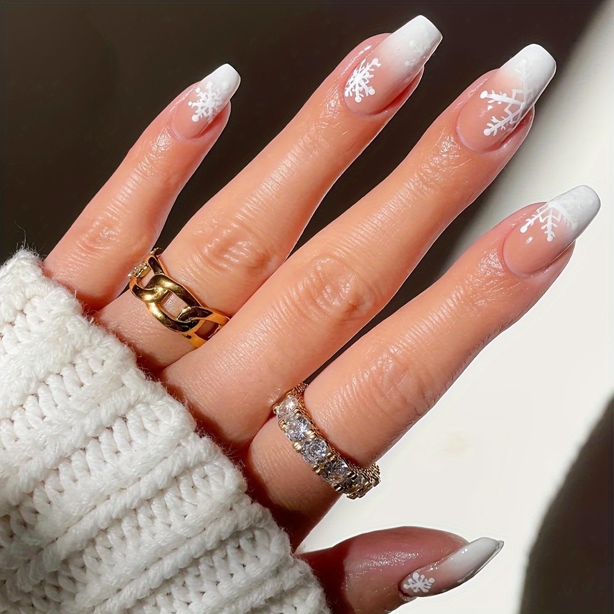 

24pcs Medium Coffin Press On Nails With Snowflake Design Fake Nails For Christmas Full Cover False Nails For Women And Girls