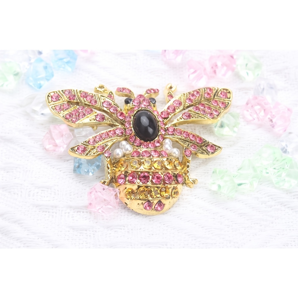 Vintage Jewelry: Bee Animal Cute And Sweet Insect Accessory With Chest